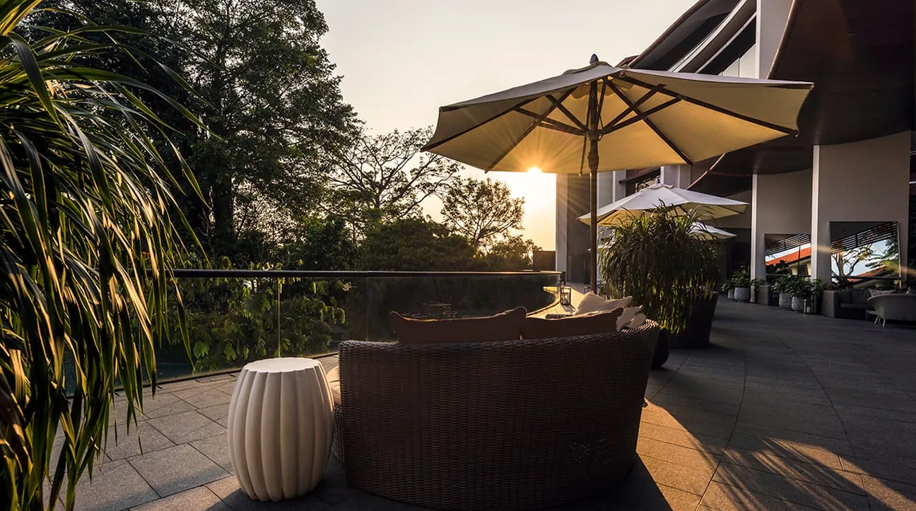 Una terrazza di Capella Singapore, sull'isola di Sentosa
