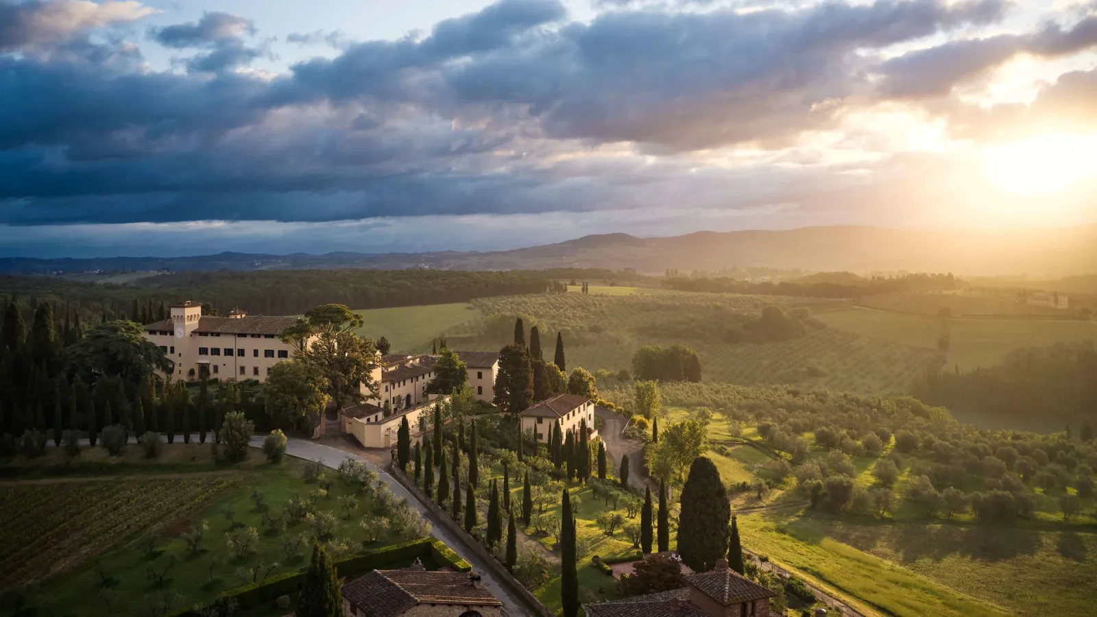 COMO Castello del Nero tra le colline del Chianti