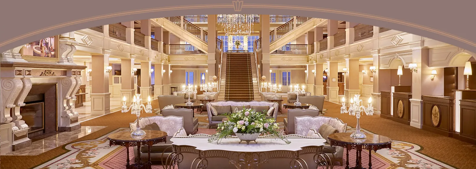 La hall del Disneyland Hotel