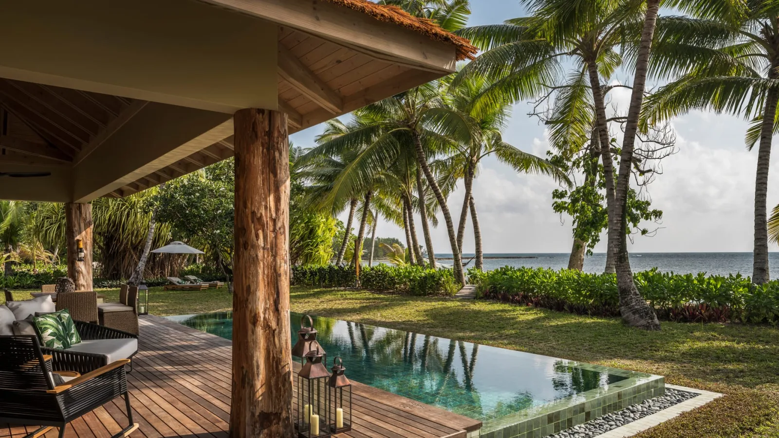 Una villa con piscina del Four Seasons Resort Seychelles at Desroches Island
