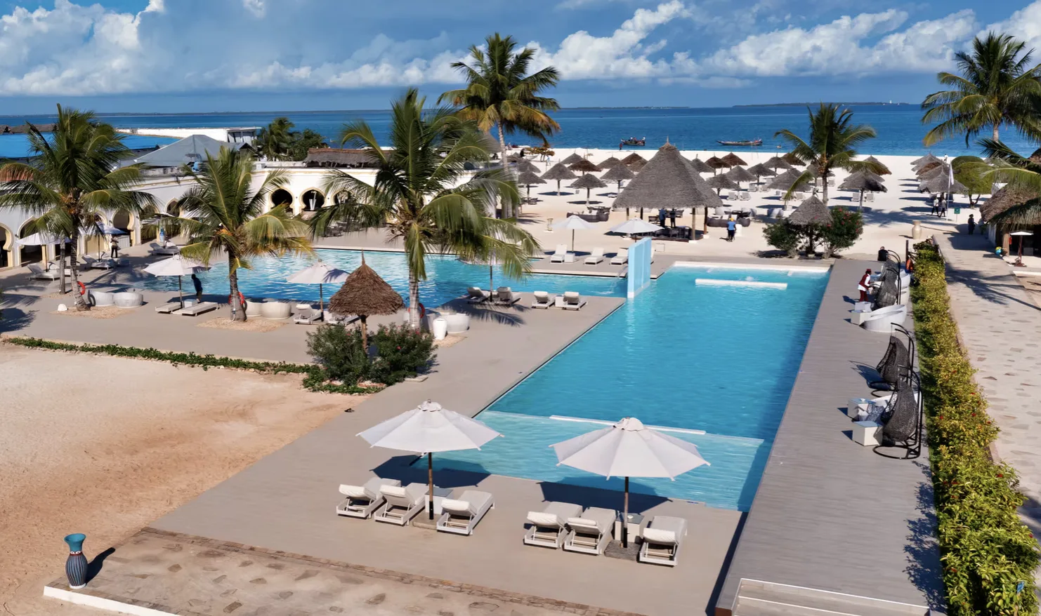 La piscina di Gold Zanzibar Beach House & Spa, sulla spiaggia di Kendwa